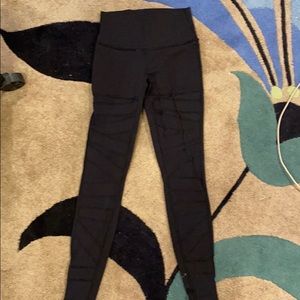 Lululemon size 6 black mesh leggings